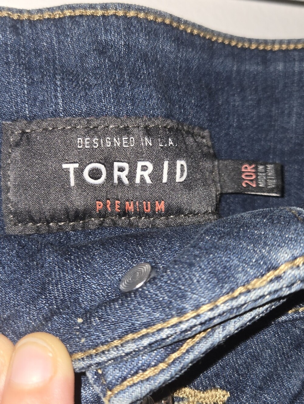 NWT Torrid Premium Triple Waist Skinny Jeans Thames Wash 20R Smoothing - Picture 5 of 6
